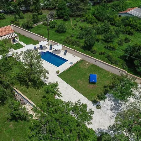 Green Oasis Villa *
