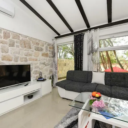 Green Oasis Villa